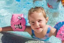 © HEATED OUTDOOR SWIMMINGPOOL - Corbier Tourisme