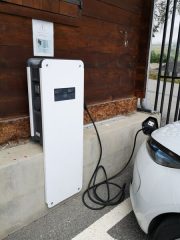 © Electric car charging points - Corbier Tourisme