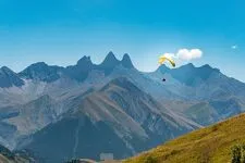 © Paragliding with Didier Trochet - Corbier Tourisme