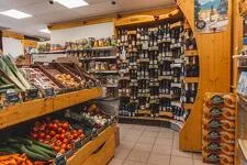 © Sherpa supermarket Les Terrasses - Corbier Tourisme