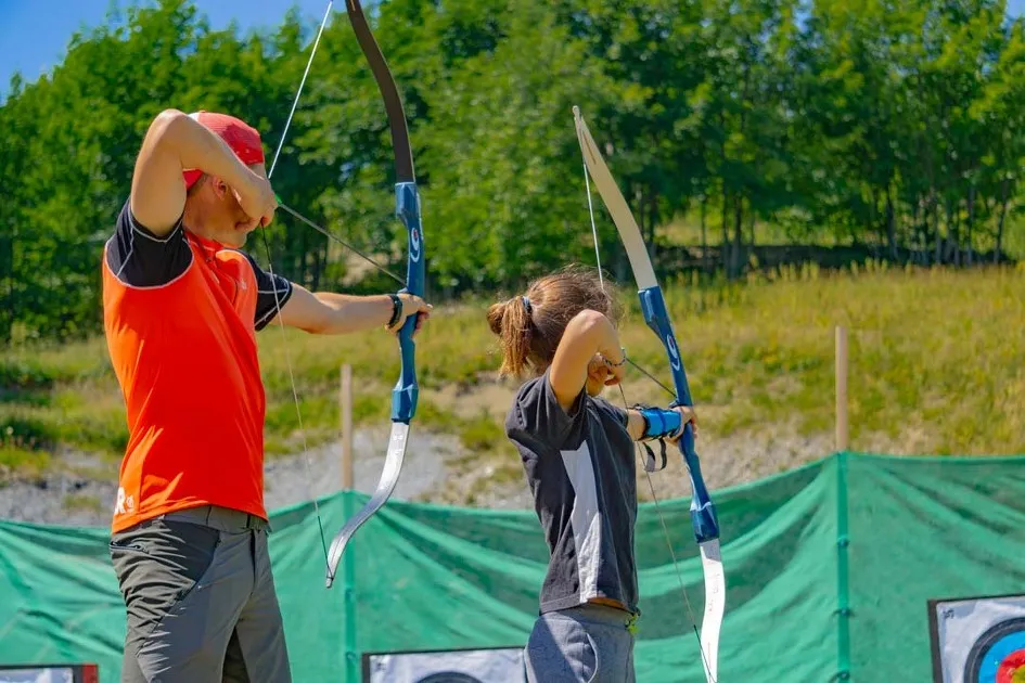 © Tir à l'arc spécial famille - Corbier Tourisme