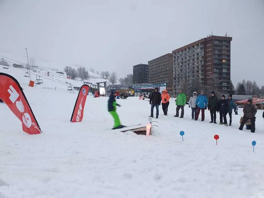 © Passage de l'Aiglon avec L'ESF du Corbier - Corbier Tourisme