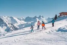 © Ski en famille_Le Corbier/Saint Jean d'Arves - Office de Tourisme Le  Corbier