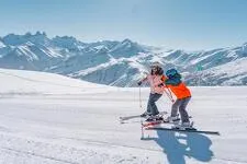 © Ski en famille_Le Corbier/Saint Jean d'Arves - Office de Tourisme Le Corbier