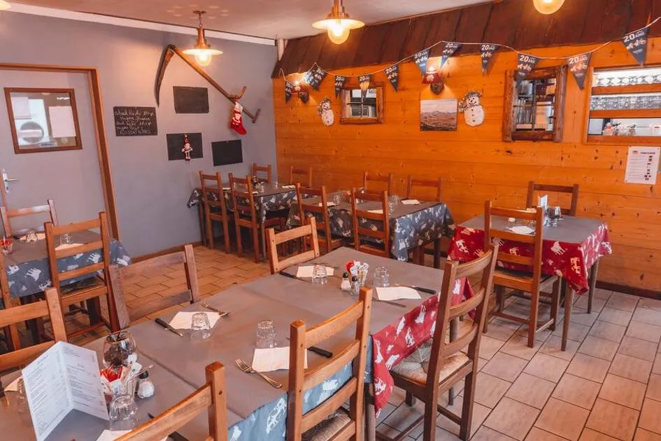 © La Bouille - Office de Tourisme Le Corbier