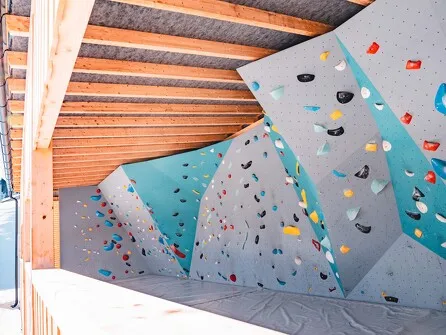 Le mur d'escalade