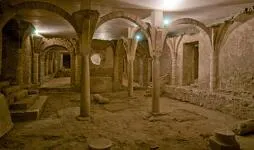 © Crypte de Saint-Jean-de-Maurienne - P. Dompnier