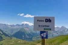 © La Saute-Mouton, DH mountain bike track_Le Corbier - Office de Tourisme Le Corbier