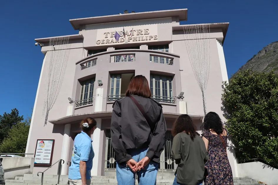 © Visite guidée groupe - Suivons les artistes au théâtre ! - OTI Coeur de Maurienne Arvan