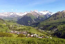 © Vue sur La Chal - Saint Jean d'Arves - Office de Tourisme SJA
