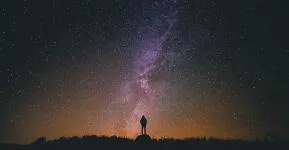 © Etoilez-vous ! Découverte et manipulation de météorites_Le Corbier - Photo libre de droit
