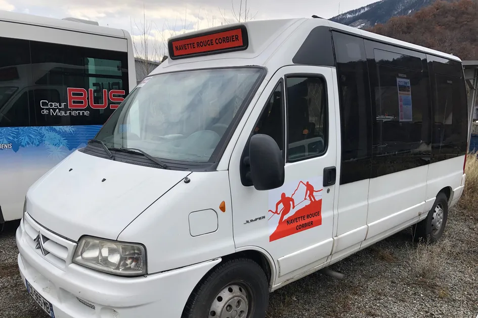 Intra-station shuttle (red)