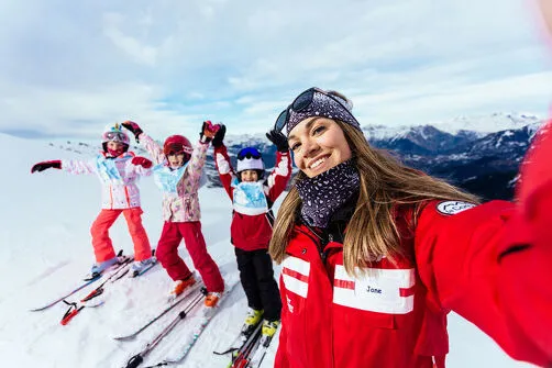Cours collectifs de ski et snowboard collectifs avec l'ESF